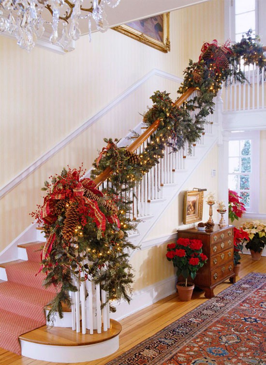 15+ christmas decoration on stairs to Add Festive Touches to Your Home